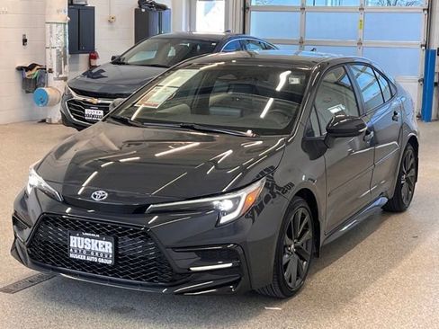Used 2024 Toyota Corolla SE w/ SE Package image 6