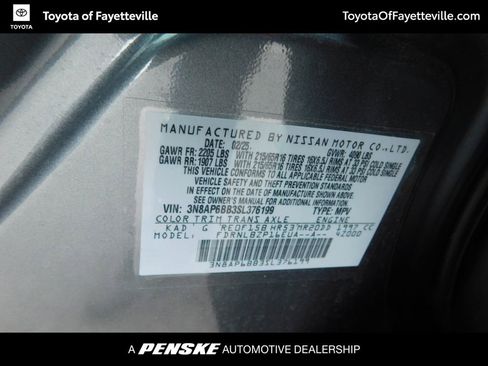 Used 2025 Nissan Kicks S image 11