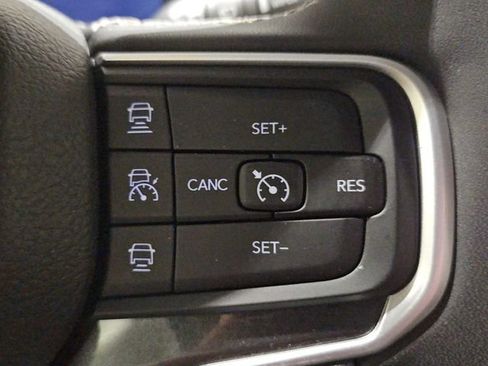 Used 2024 Jeep Wagoneer 4WD w/ Convenience Group I image 35