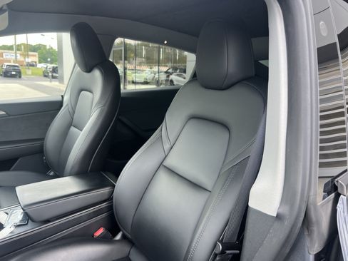 Used 2023 Tesla Model Y Long Range AWD/4WD image 16