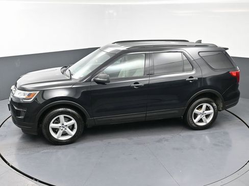 Used 2018 Ford Explorer 4WD w/ Class II Trailer Tow Package image 45