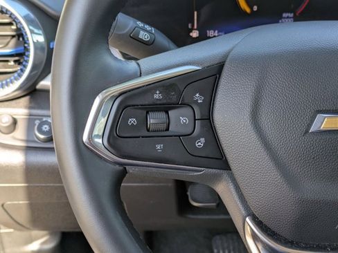 Used 2025 Chevrolet Trax LT w/ LT Convenience Package image 13