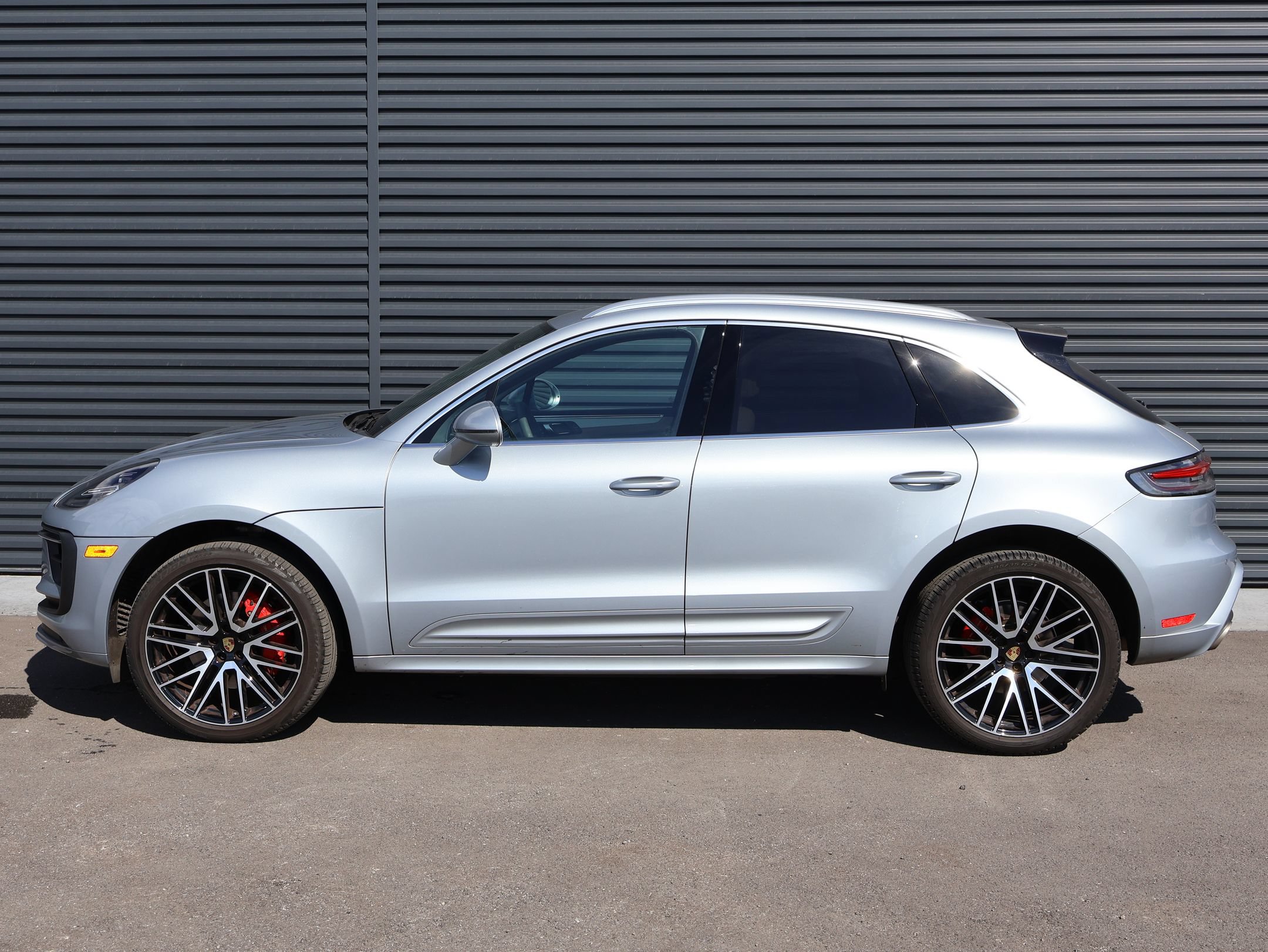 Used 2024 Porsche Macan S AWD/4WD image 2