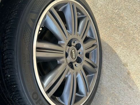 Used 2018 MINI Cooper Clubman w/ Cold Weather Package image 9