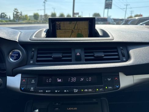 Used 2011 Lexus CT 200h Premium w/ Leather Pkg FWD image 32