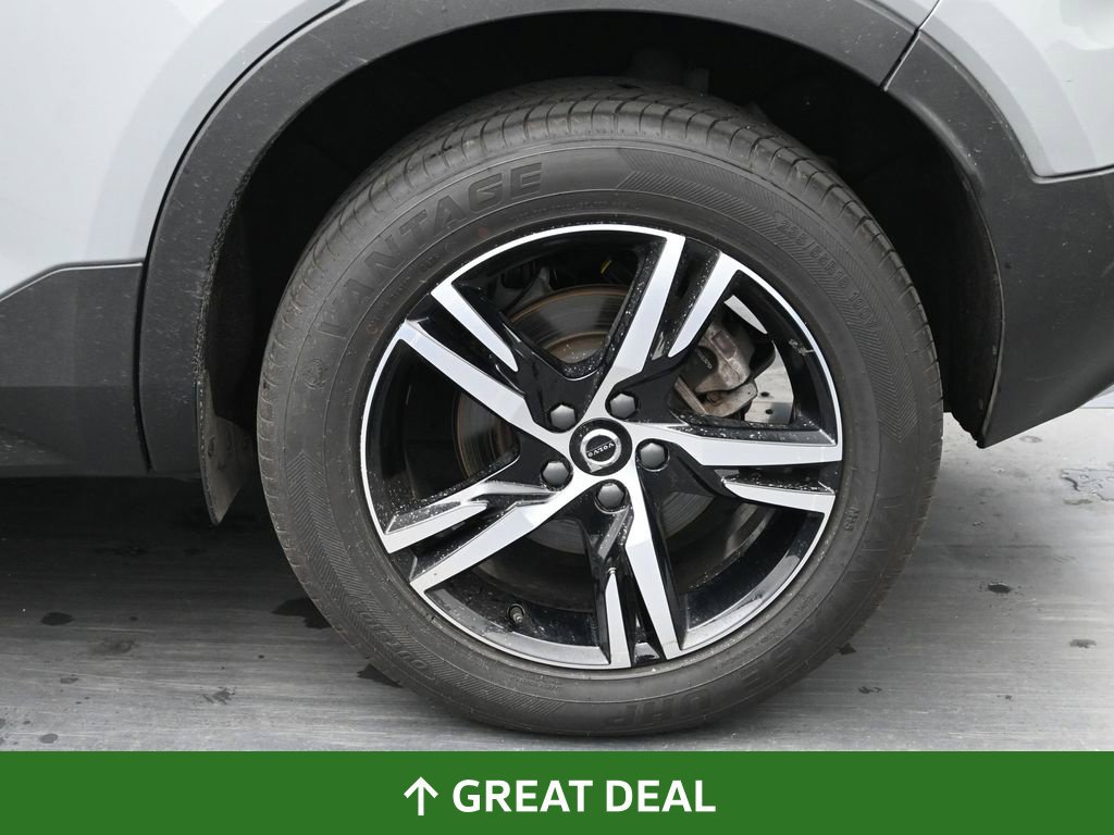 Used 2025 Volvo XC40 B5 Core AWD/4WD image 16