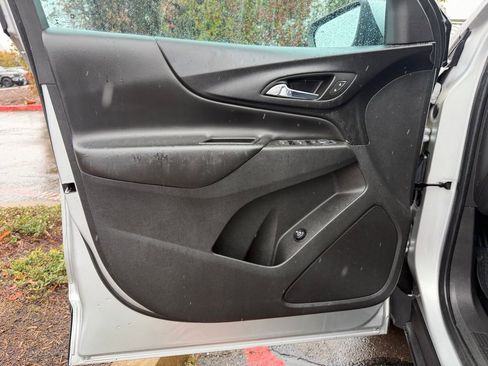 Used 2022 Chevrolet Equinox LT image 11