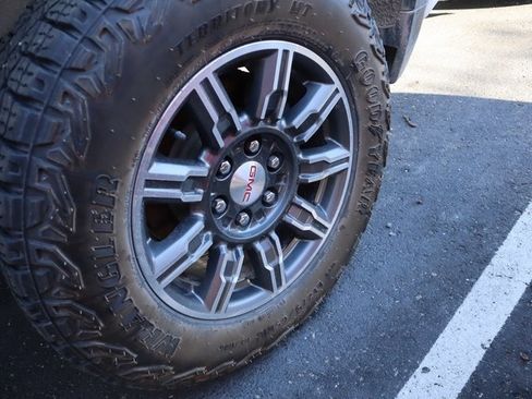 Certified 2024 GMC Sierra 1500 AT4 image 21