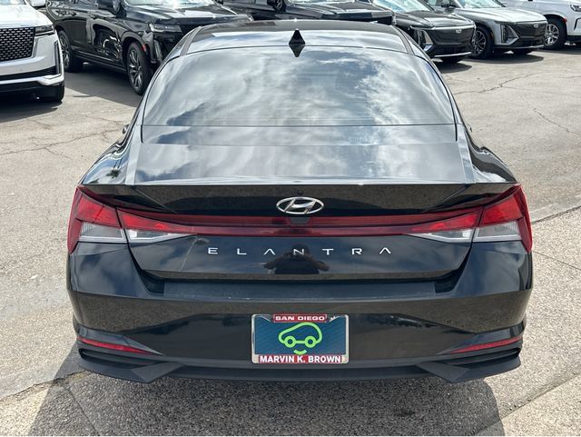 Used 2021 Hyundai Elantra SE FWD image 13