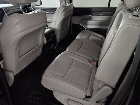 Used 2022 Jeep Wagoneer Series II RWD image 22