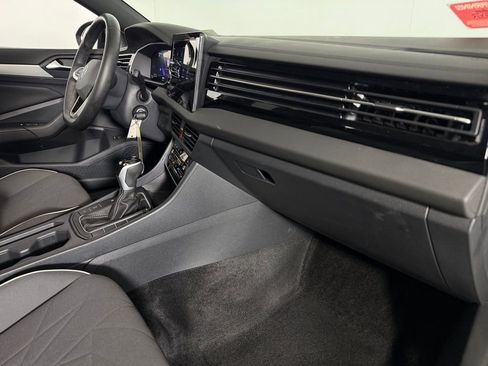 Used 2025 Volkswagen Jetta Sport FWD image 31