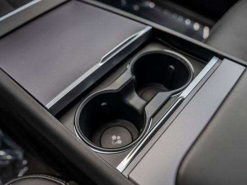 Used 2026 Tesla Model Y Long Range image 11