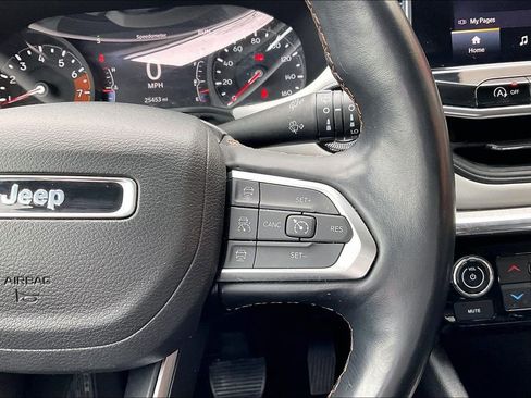 Used 2022 Jeep Compass Limited image 18