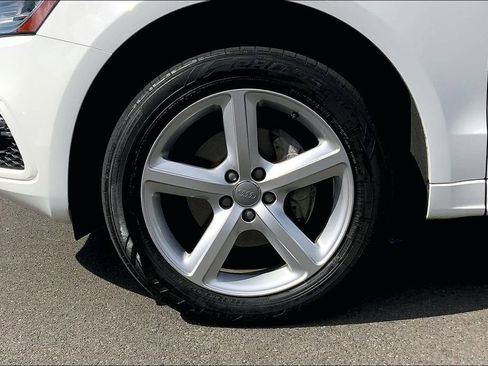 Used 2017 Audi Q5 2.0T Premium Plus w/ Technology Package image 9