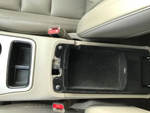 Used 2013 Jeep Grand Cherokee Laredo image 40