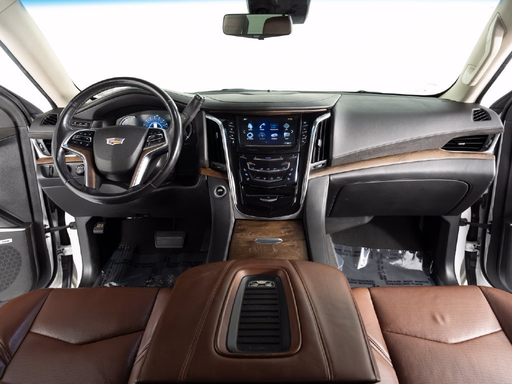 Used 2019 Cadillac Escalade Luxury AWD/4WD image 29