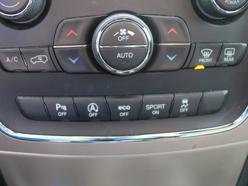 Used 2017 Jeep Grand Cherokee Laredo w/ Quick Order Package 2BE image 36