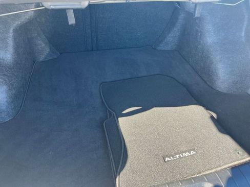 Used 2025 Nissan Altima 2.5 SV image 32