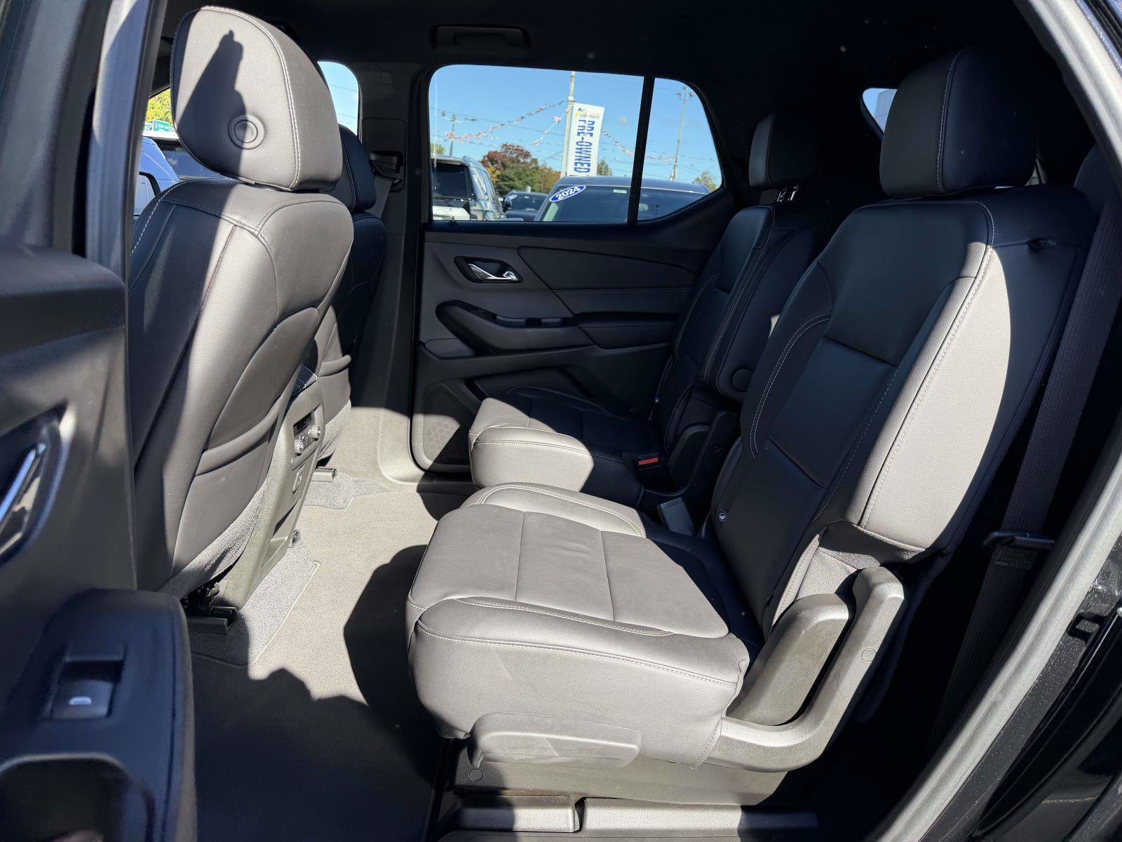 Used 2023 Chevrolet Traverse LT AWD/4WD image 12