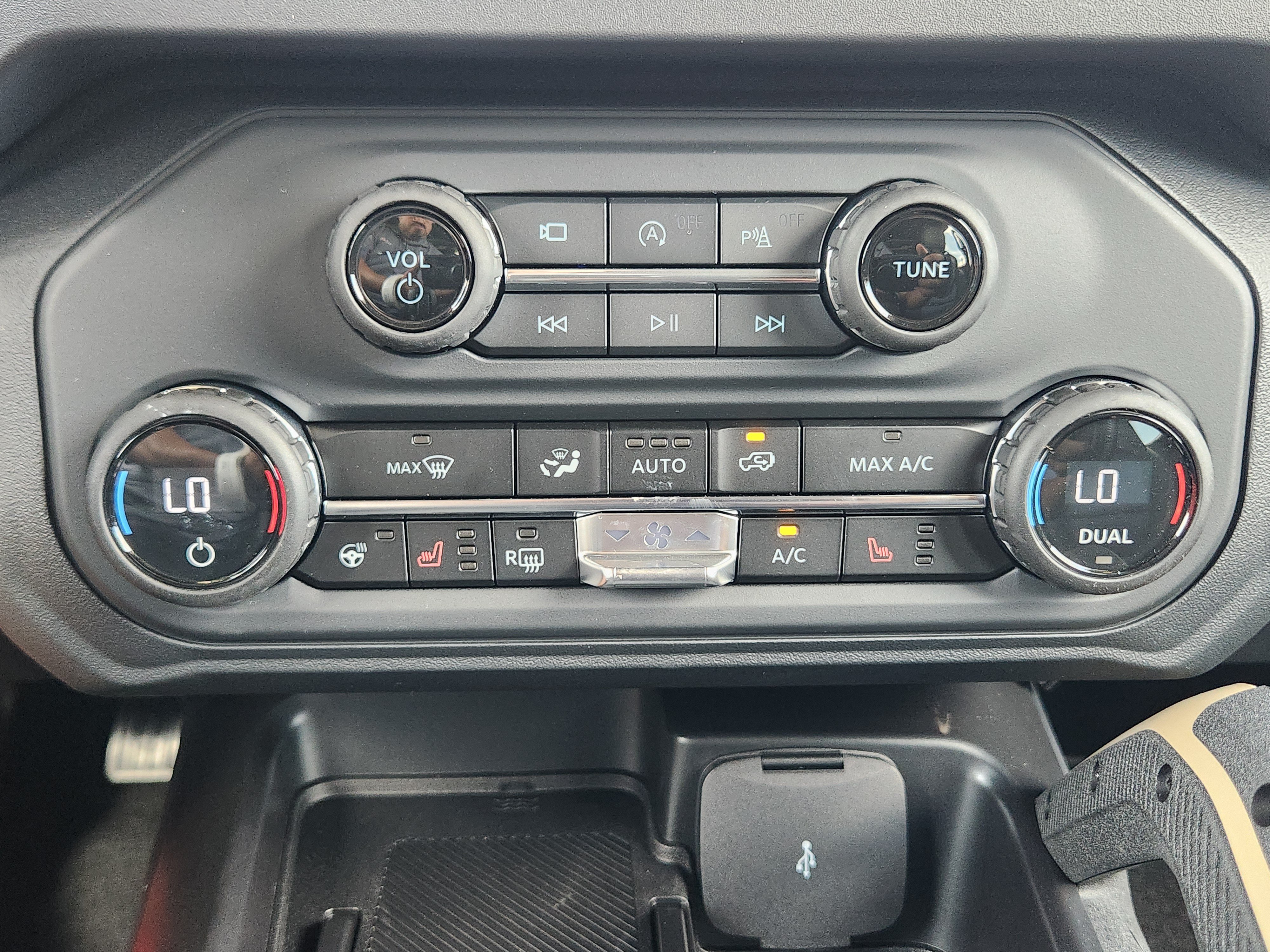 Used 2025 Ford Bronco Badlands AWD/4WD image 14