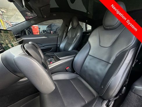 Used 2021 Tesla Model S Plaid image 4