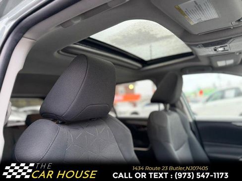 Used 2021 Toyota RAV4 XLE image 21