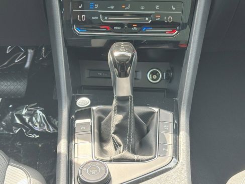 New 2025 Volkswagen Taos SEL AWD/4WD image 13