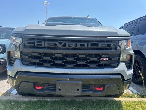 Used 2024 Chevrolet Silverado 1500 Custom Trail Boss w/ LPO, Dark Essentials Package AWD/4WD image 2