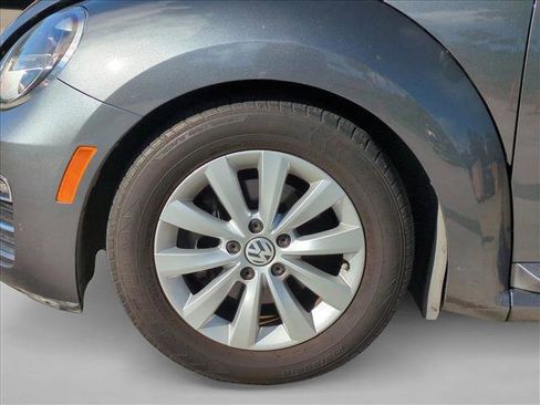 Used 2018 Volkswagen Beetle 2.0T S image 13