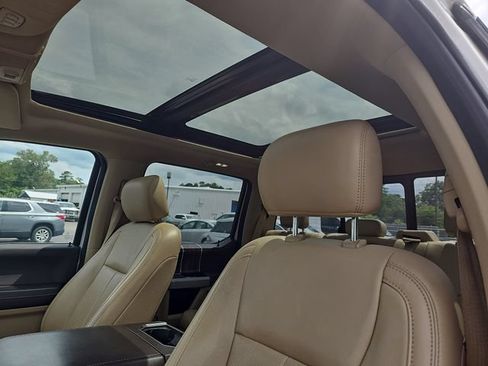 Used 2019 Ford F150 Lariat w/ Equipment Group 502A Luxury AWD/4WD image 10