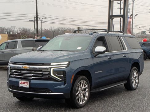 New 2026 Chevrolet Suburban Premier w/ Sun And Tow Package AWD/4WD image 4