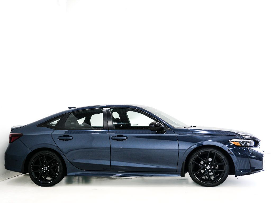 Used 2025 Honda Civic Sport image 4