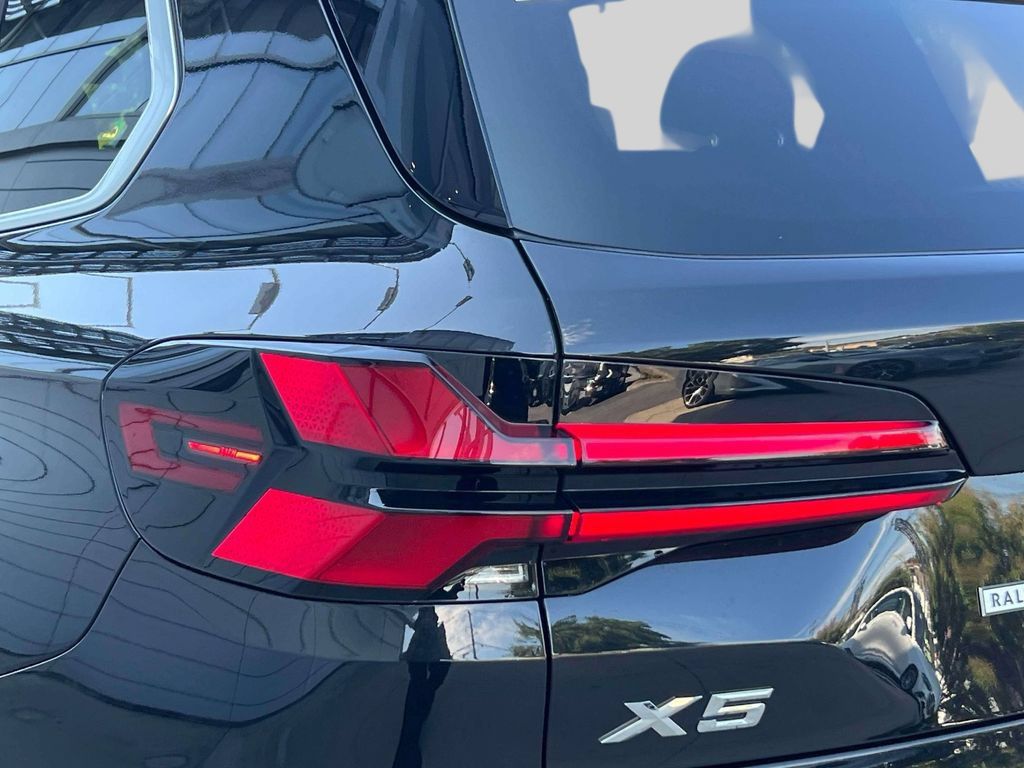 Certified 2026 BMW X5 xDrive40i AWD/4WD image 10