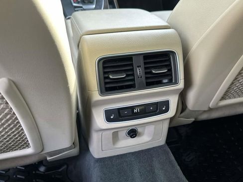 Used 2018 Audi Q5 2.0T Premium Plus w/ Premium Plus Package image 19