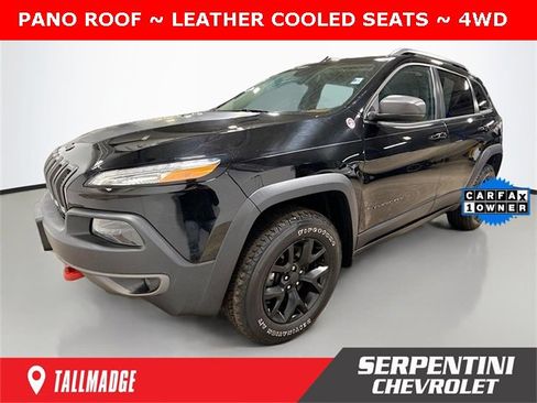 Used 2018 Jeep Cherokee Trailhawk w/ Quick Order Package 27L image 1