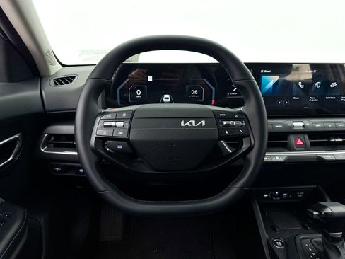 Certified 2025 Kia K4 EX image 3