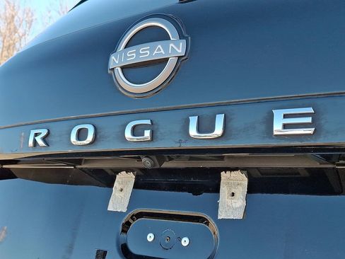 Certified 2023 Nissan Rogue SV image 30