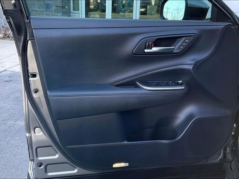 Used 2023 Toyota Crown Limited image 26