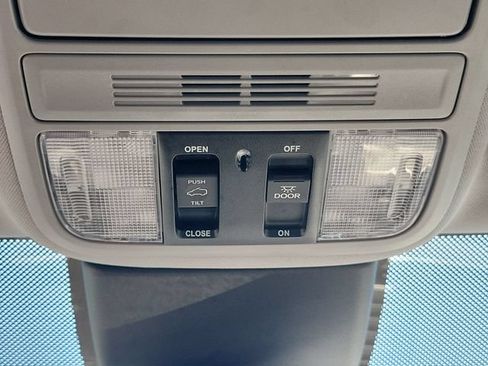 Used 2023 Honda Odyssey EX-L image 25