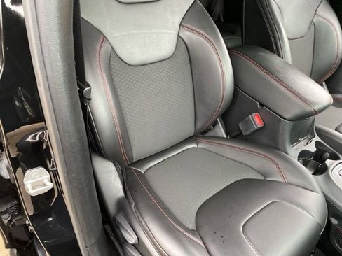 Certified 2022 Jeep Cherokee Trailhawk image 35