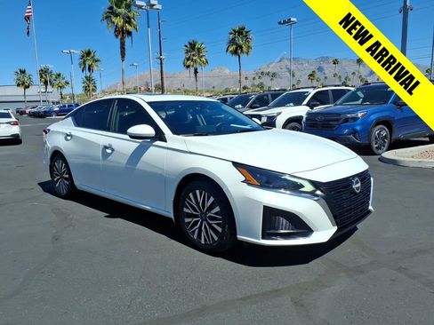 Used 2023 Nissan Altima 2.5 SV w/ SV Premium Package image 1