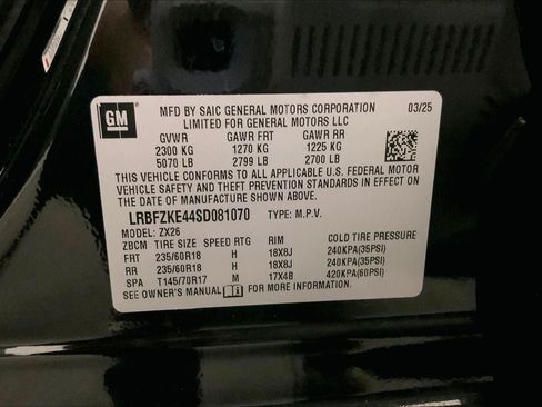Used 2025 Buick Envision Preferred AWD/4WD image 32