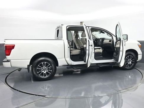Used 2024 Nissan Titan SV w/ SV Convenience Package AWD/4WD image 47