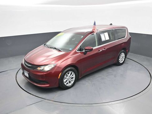 Used 2023 Chrysler Voyager LX FWD image 30