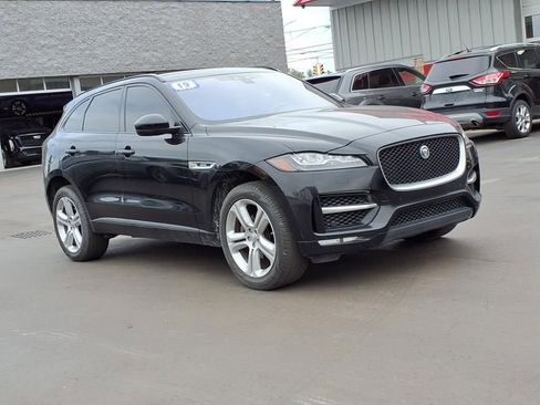 Used 2019 Jaguar F-PACE R-Sport image 7