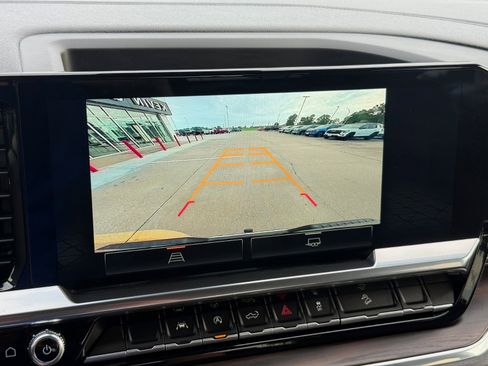 Used 2023 GMC Sierra 1500 SLT w/ SLT Convenience Package image 29