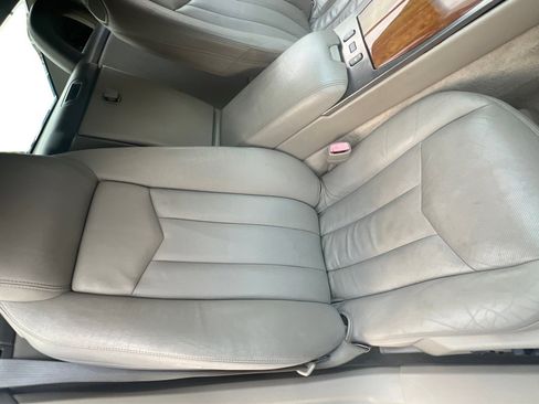 Used 2005 Cadillac XLR image 15