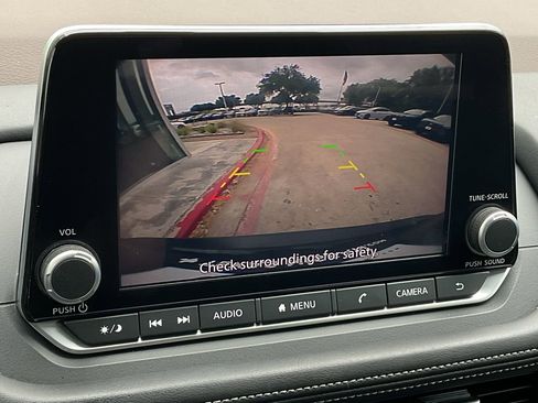 Used 2023 Nissan Rogue SV image 30