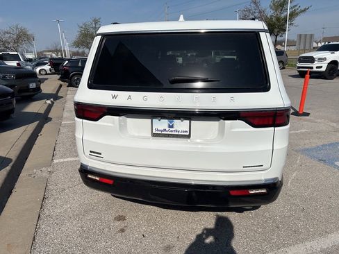 Used 2023 Jeep Wagoneer Series III w/ Preferred Equipment Group image 23