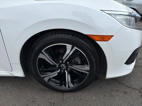 Used 2017 Honda Civic Touring image 4
